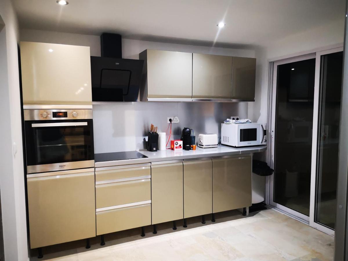 Appartement Saint Gilles Les Bains Kültér fotó