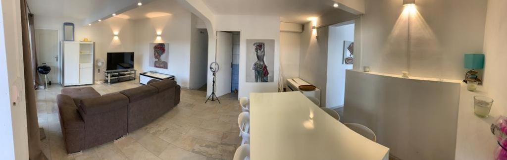 Appartement Saint Gilles Les Bains Kültér fotó